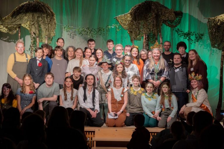 HOTTI on Satge_Tobi Lindlar