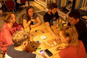 Spieleabend-4-von-6-300x200